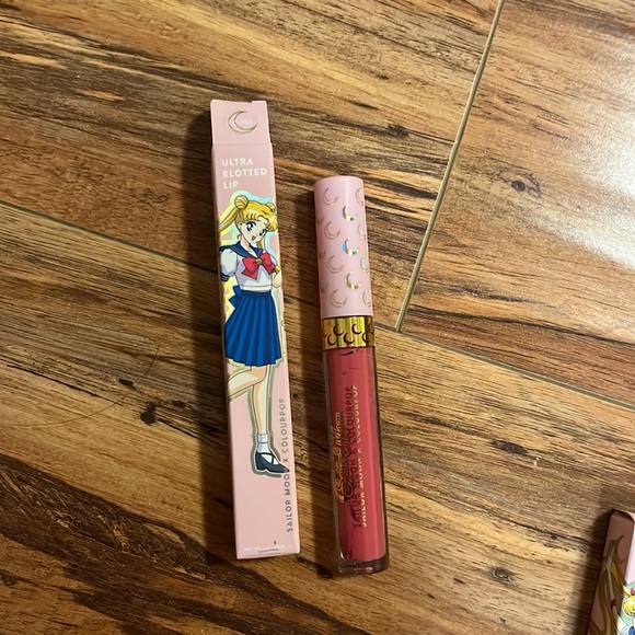 Sailor Moon x Colourpop - Picture 4 of 10